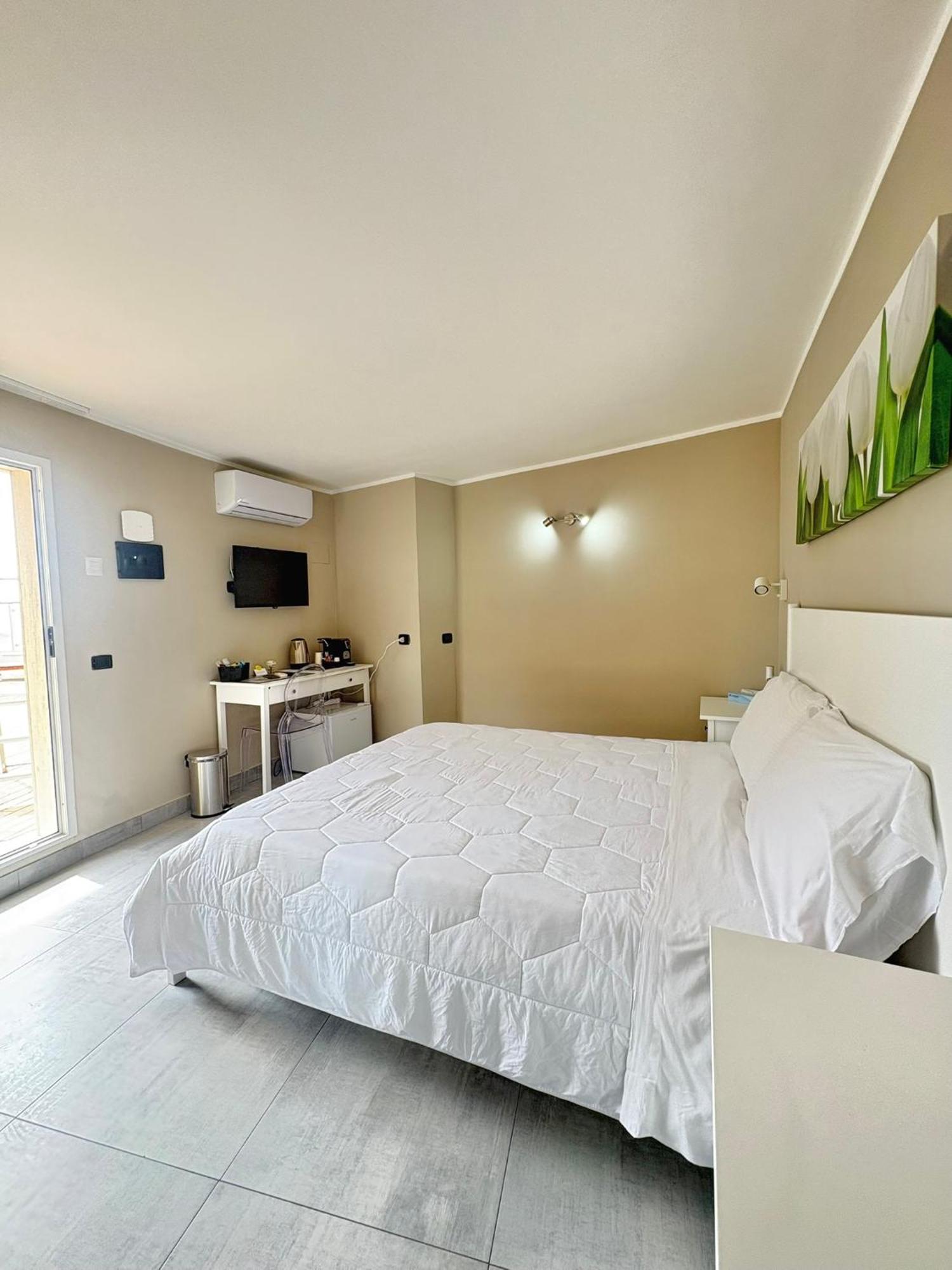 Aldiva Rooms Torvaianica Exterior foto